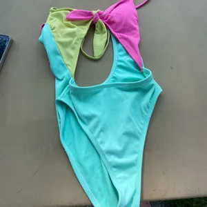 One piece cut out bikini thumbnail 1