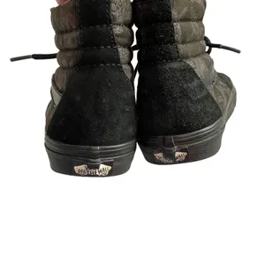 VANS Hightop Star Wars Shoes GUC MEN 6 WOMENS 7.5 thumbnail 4