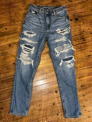 American Eagle destroyed medium wash 00 short normcore mom jeans thumbnail 1