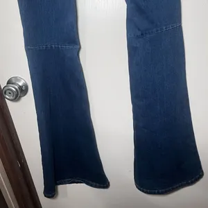 Newbury Kustom Womens Dark Blue Jeans M Mid Rise Flare Stretch Wash Pull On thumbnail 2