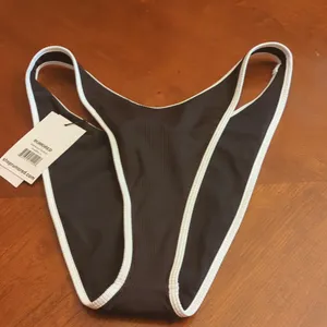 Rumored Bikini Black Size L thumbnail 4