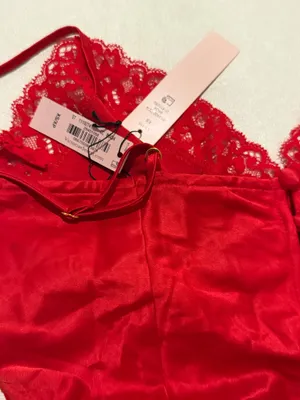 Victoria's Secret red lace lingerie set with floral detail XS /XP thumbnail 4