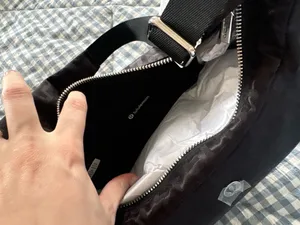Lululemon Purse thumbnail 7