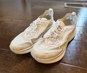 APL white sneakers  thumbnail 1