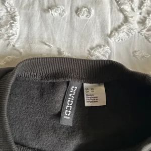 H&M Black XS Crewneck thumbnail 5