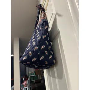 Vera Bradley Miller bag in Retired Navy pattern excellent condition thumbnail 3