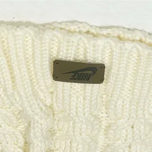 Nike‎ Sportswear Cream Cable Knit Cuffed Beanie Hat Removable Pom thumbnail 2