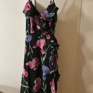 NWT Lulu’s Elegant Bliss Black Floral Print Ruffled Sleeveless Maxi Dress thumbnail 3