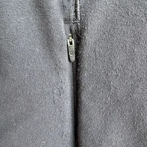 Lululemon Outrun the Elements 1/2 Zip Black Thumb holes Reflective Size 2 XS thumbnail 4