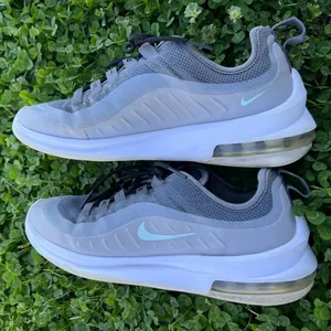 Nike Air Max Axis Low Grey Woman’s Comfy Running Sports Outdoor Shoes Size 8 thumbnail 8