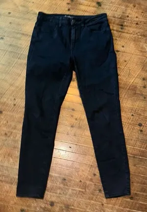 American Eagle hi-rise black stretchy 6 short jeggings thumbnail 1