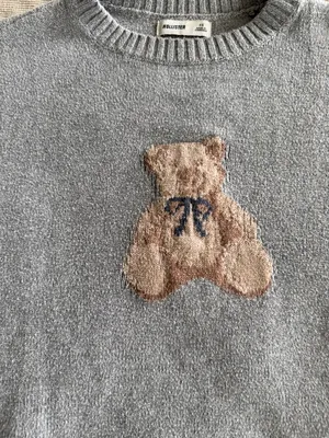 Hollister Easy Teddy Bear Graphic Crew Sweater size XS‎ Oversized thumbnail 2