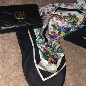 NWT Gucci Silk Scarf with Floral Print thumbnail 6