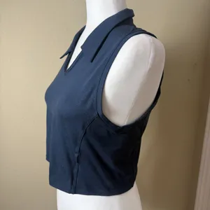 ARITZIA TnAction Sport Top Preppy Collared Cropped Shirt Size large Black thumbnail 3