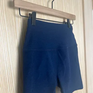 BEYOND YOGA- Spacedye Keep Moving Shorts Nocturnal Navy Size S thumbnail 3