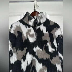 Eddie Bauer Lightweight Animal Print Longsleeve Fleece XL thumbnail 2