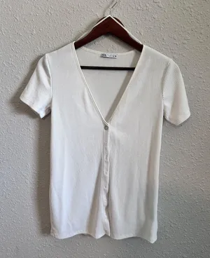 Zara White V-Neck Button-Up Top   thumbnail 6