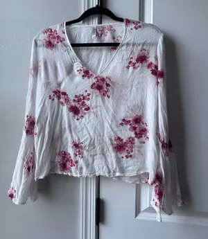 Girlfriend Collective Long Sleeved Blouse with Floral Print thumbnail 1