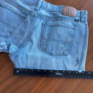 Lucky Brand The Cut Off Shorts 6 28 Floral Embroidered Denim Boho Summer Fairy thumbnail 11