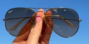 Ray-Ban Sunglasses thumbnail 1