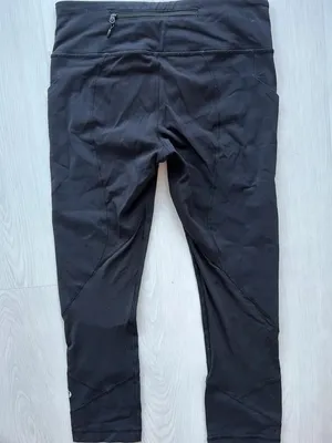 Black Lululemon Cropped Leggings, Size 6! thumbnail 2
