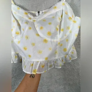 Forever 21 Boho White and Yellow Floral Bustier Top fits a small/medium thumbnail 6