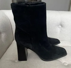 NEW Ivette Black Suede Block Heel Booties SIZE 10 thumbnail 5