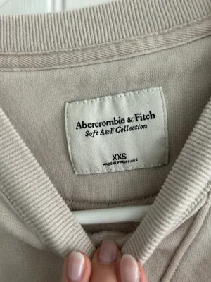Abercrombie Crewneck thumbnail 2
