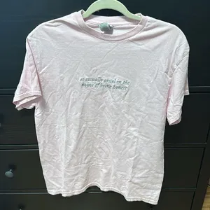 Taylor swift pink tshirt Size M thumbnail 1