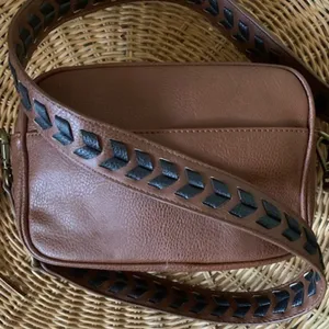 CARLOS by Carlos Santana Women's Libra Camera Bag Whiskey/Stitch Handbag thumbnail 6