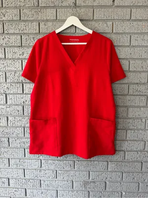 Mandala 6 Pocket Scrub Top Bright Red Women’s Size Medium thumbnail 2