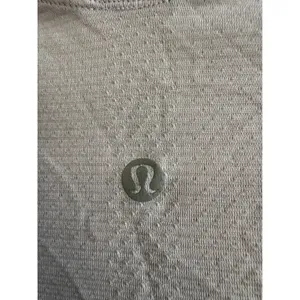 Lululemon Swiftly Tech Long Sleeve Shirt Lilac Purple Size 4 Thumbholes Slim Fit thumbnail 4
