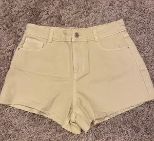 Shorts thumbnail 1