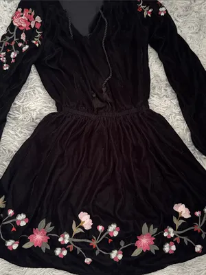 a.n.a Black Velvet Long Sleeve Dress with Pink Floral Embroidery (XS) thumbnail 6