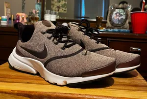 Nike Tennis Shoes thumbnail 1