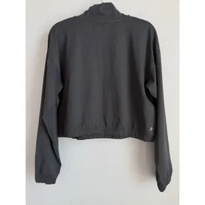 Peloton Dreamblend Mock Neck Crop Sweatshirt Gray M Athleisure Gorpcore Cozy thumbnail 2