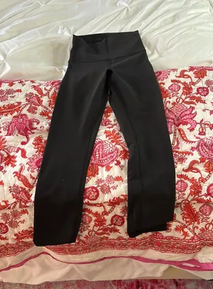 Lululemon Cropped Leggings thumbnail 1