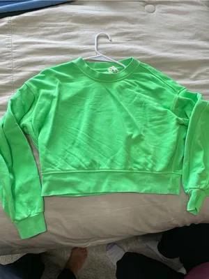 Women’s Lululemon cropped Crewneck Sweatshirt - Neon Green size 4 thumbnail 3