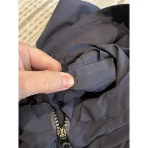 Lululemon women's navy blue lightweight hooded windbreaker jacket 6 thumbnail 10