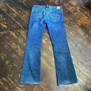 American Eagle favorite boyfriend relaxed Distressed jeans thumbnail 3