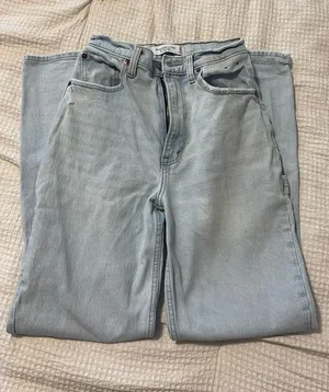 Abercrombie High-Rise Jeans 90s Straight thumbnail 4