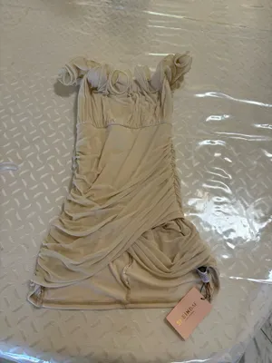SHEIN Cream Off-Shoulder Ruffle Bodycon Dress - Size Small thumbnail 3