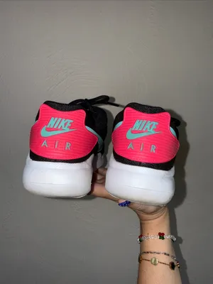 Nike Air Max Oketo Black Aqua Pink Sneakers Women’s Size 6 thumbnail 3