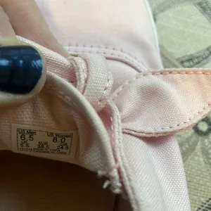 VANS Chalk Pink Knotted Sneakers $90 EUC Wmn 8; Men 6.5 thumbnail 7