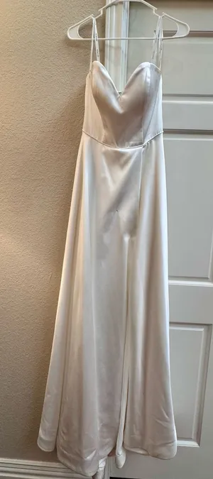 Beautiful Formal White Dress Size 4 thumbnail 1