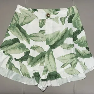 Show Me Your‎ Mumu Tropical Leaf Print Ruffle Hem High Rise Shorts Size XS thumbnail 5