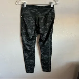 Fabletics Power-hold Black Green Camo 25 in‎ Leggings thumbnail 6