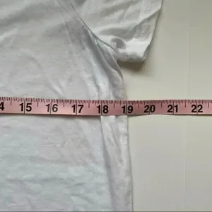 BP. White Short Sleeve T-Shirt V-Neck Size Large NWOT thumbnail 4