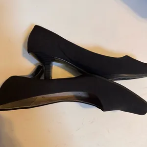 AEROSOLES Dimensions Black Kitten Heel Pumps Women’s 8.5 Comfort Career thumbnail 4