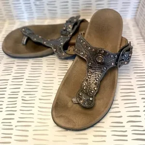 Taos Siren Womens Pewter Metallic Leather Studded Comfort Arch Support Sandals 7 thumbnail 1